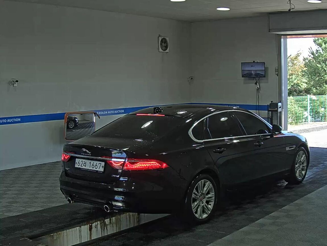 JAGUAR XF (2ND GEN) 3.0 30d PORTFOLIO 2017 - zdjęcie 5