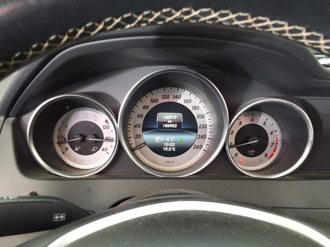 MERCEDES-BENZ C-CLASS (3RD GEN) C200 AVANTGARDE EDITION C 2014 - zdjęcie 10