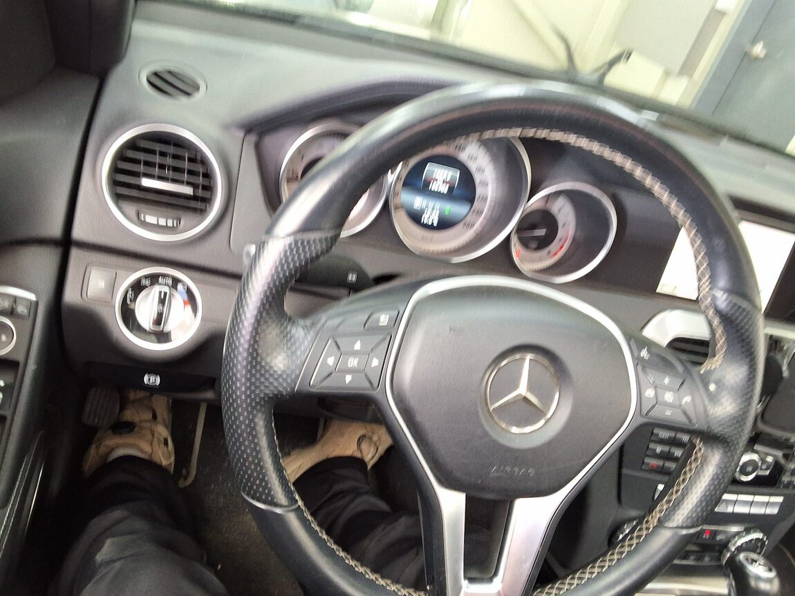 MERCEDES-BENZ C-CLASS (3RD GEN) C200 AVANTGARDE EDITION C 2014 - zdjęcie 23