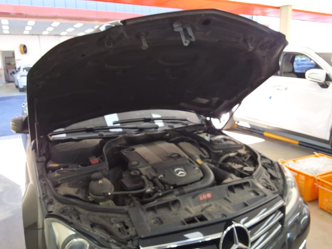 MERCEDES-BENZ C-CLASS (3RD GEN) C200 AVANTGARDE EDITION C 2014 - zdjęcie 18