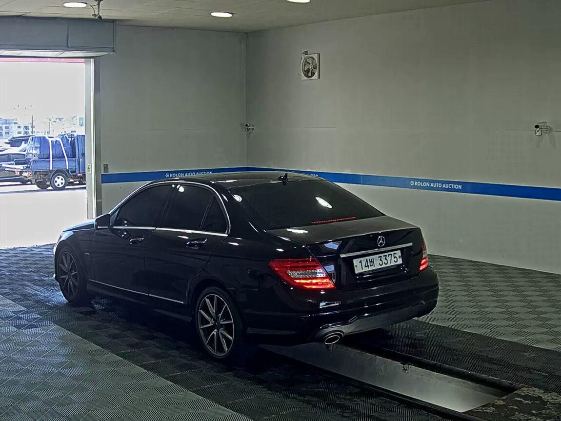 MERCEDES-BENZ C-CLASS (3RD GEN) C200 AVANTGARDE EDITION C 2014 - zdjęcie 6