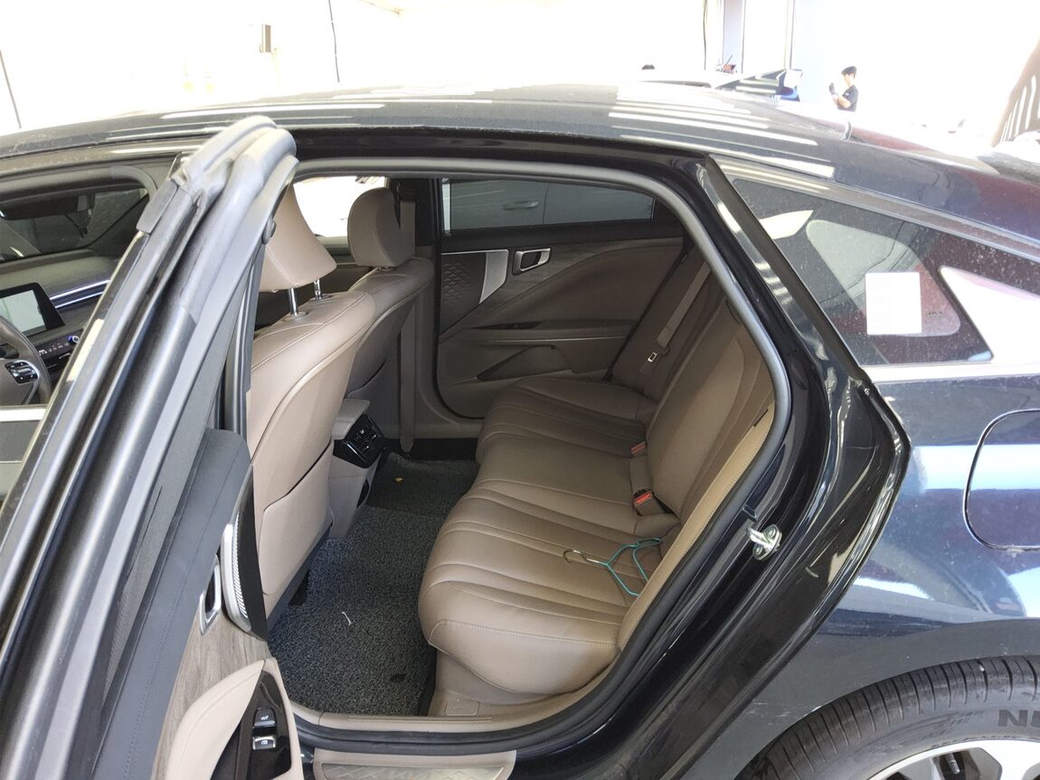 KIA K8 HYBRID HEV NOBLESSE 2023 - zdjęcie 12