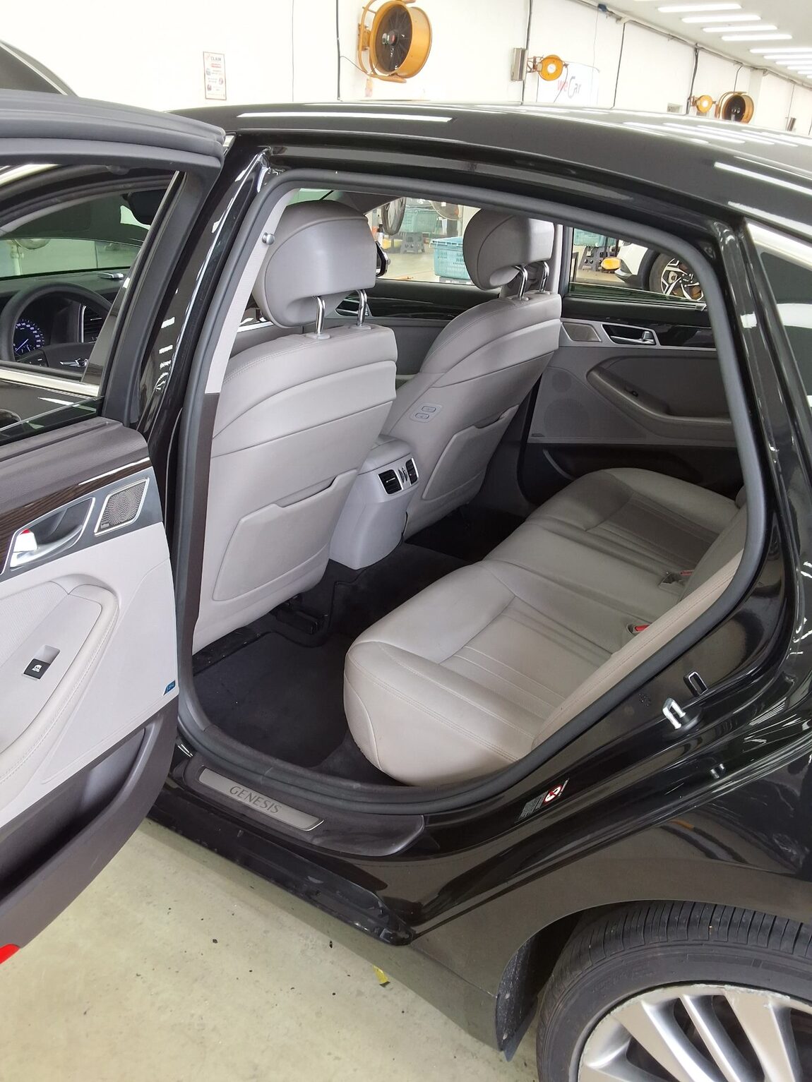 GENESIS G80 3.3 GDi AWD PREMIUM LUXURY 2018 - zdjęcie 12