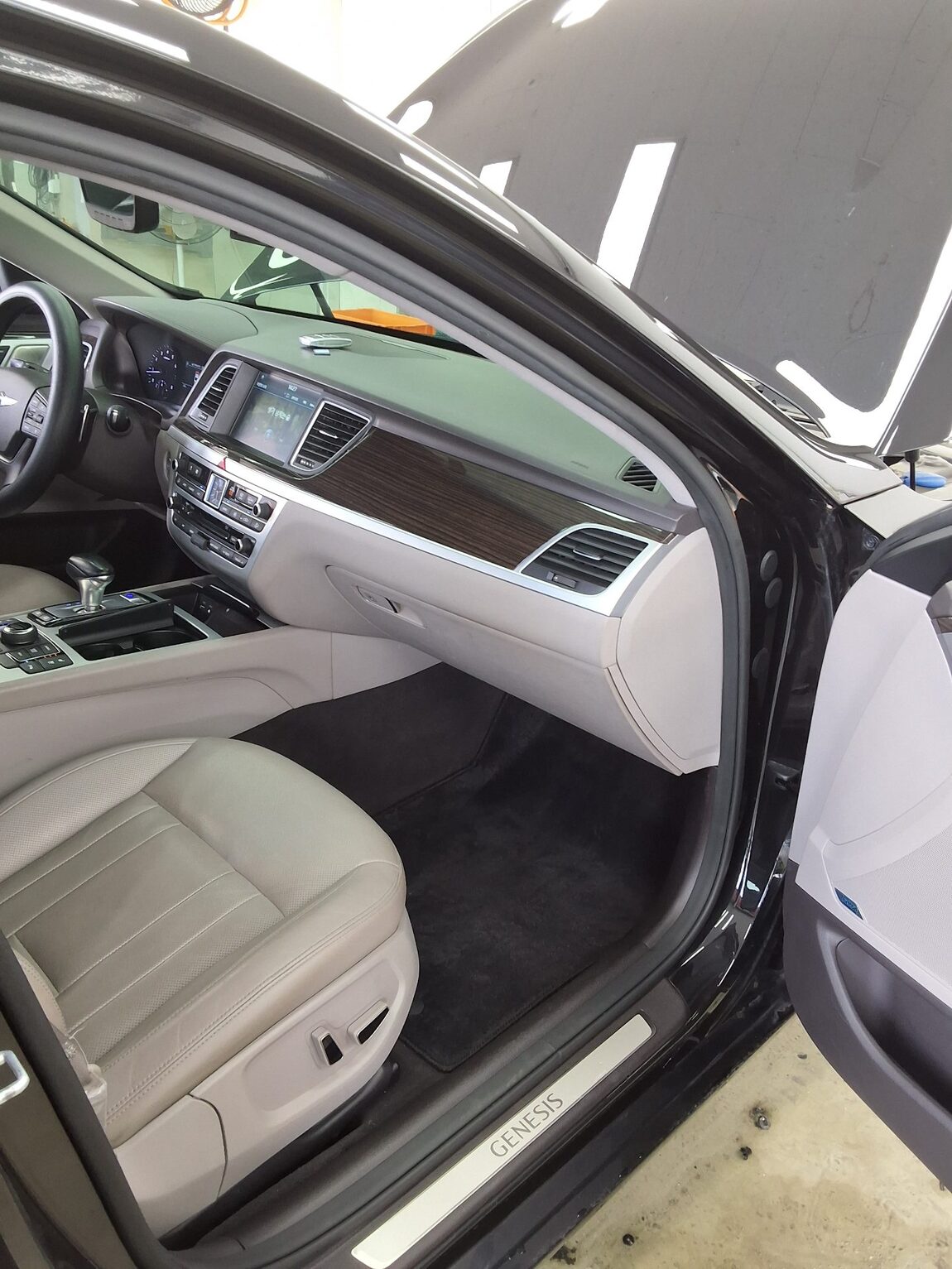 GENESIS G80 3.3 GDi AWD PREMIUM LUXURY 2018 - zdjęcie 14