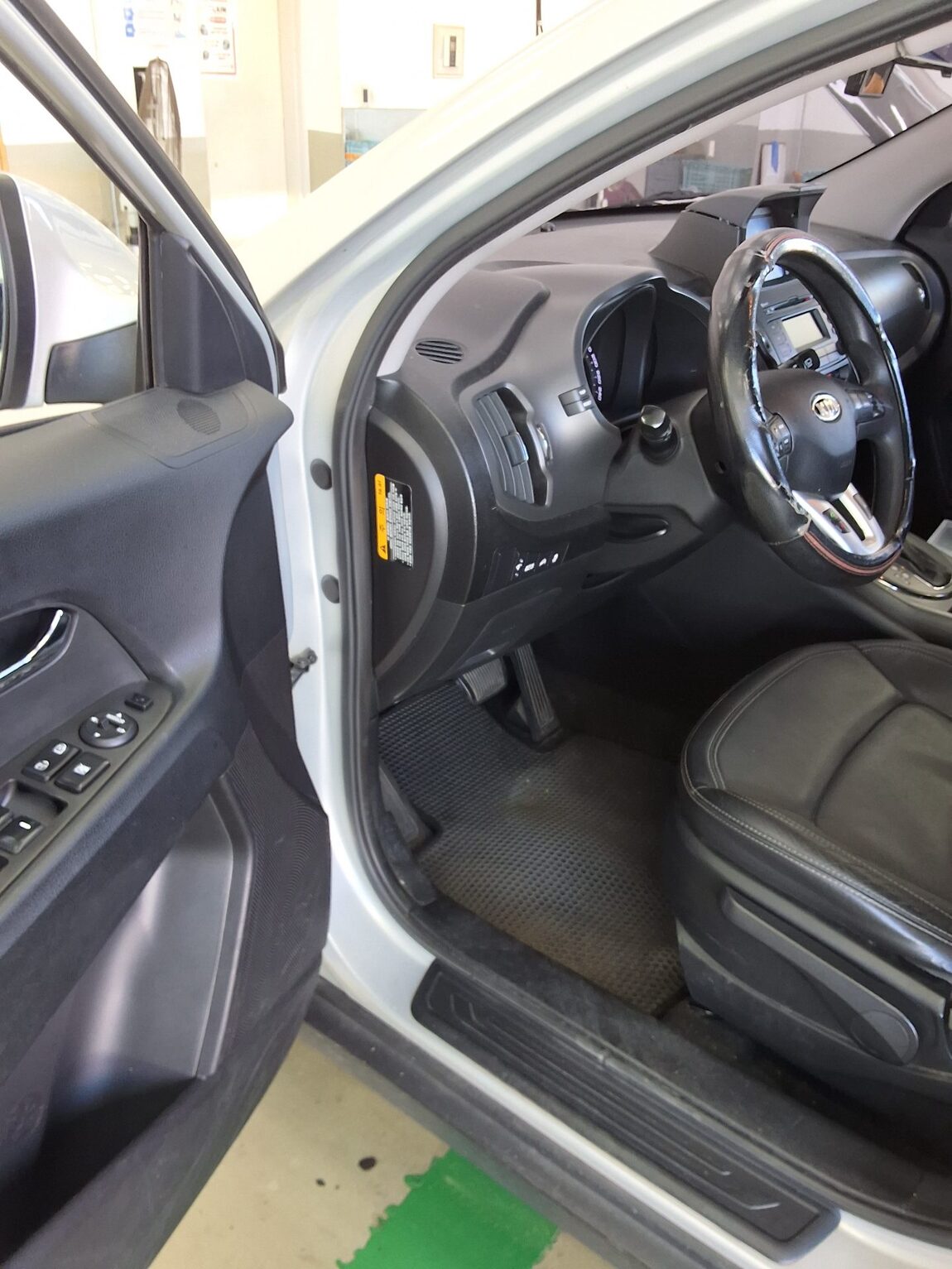 KIA SPORTAGE R DIESEL R2.0 2WD TLX PREMIUM MODEL 2012 - zdjęcie 10