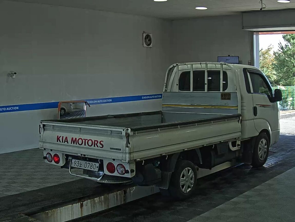 KIA THE NEW BONGO III CARGO 1 TON KING CAB EXTRA LONG WHEELBASE GL 2020 - zdjęcie 5