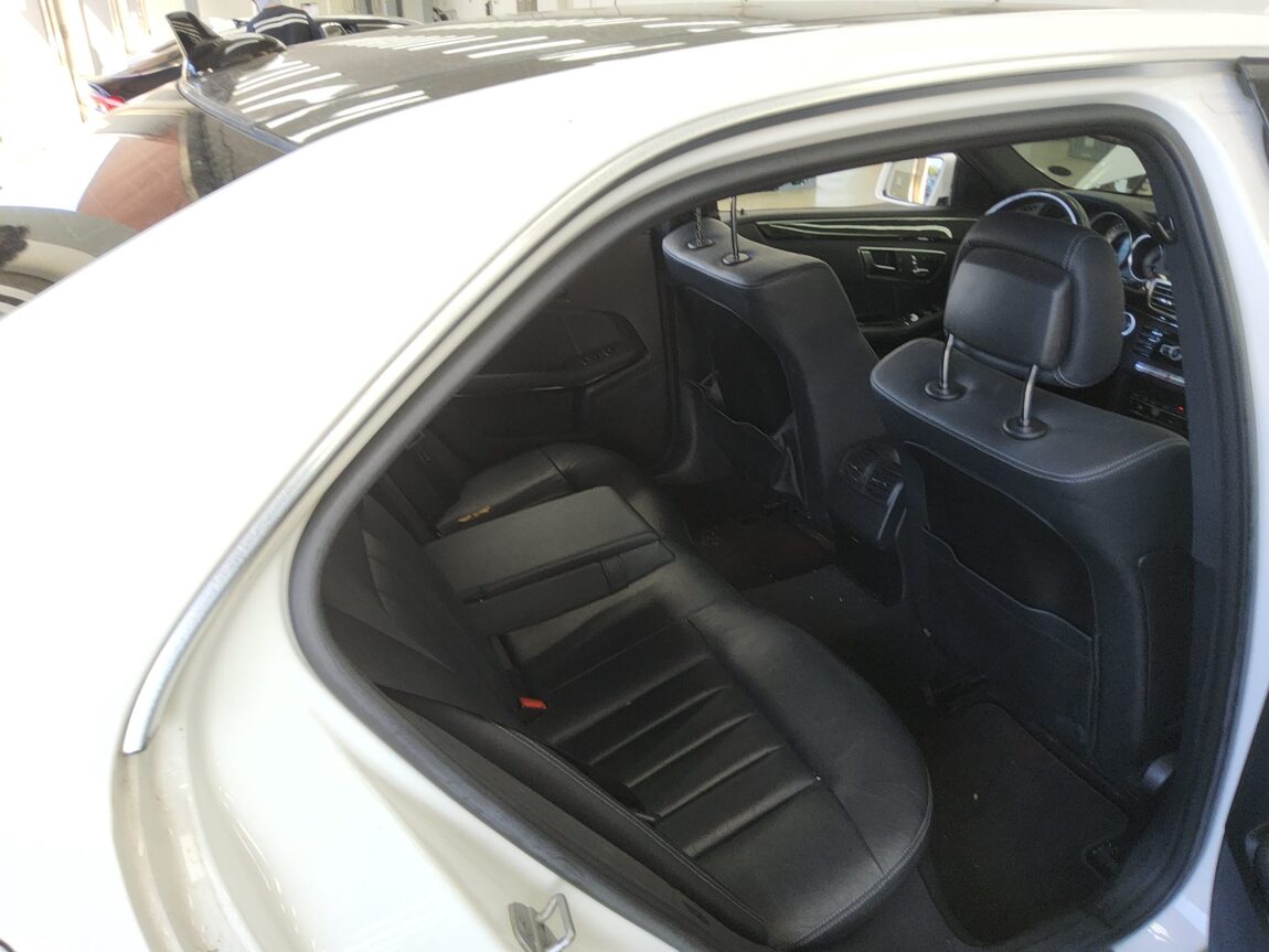 MERCEDES-BENZ E-CLASS (4TH GEN) E300 AVANTGARDE 2014 - zdjęcie 13