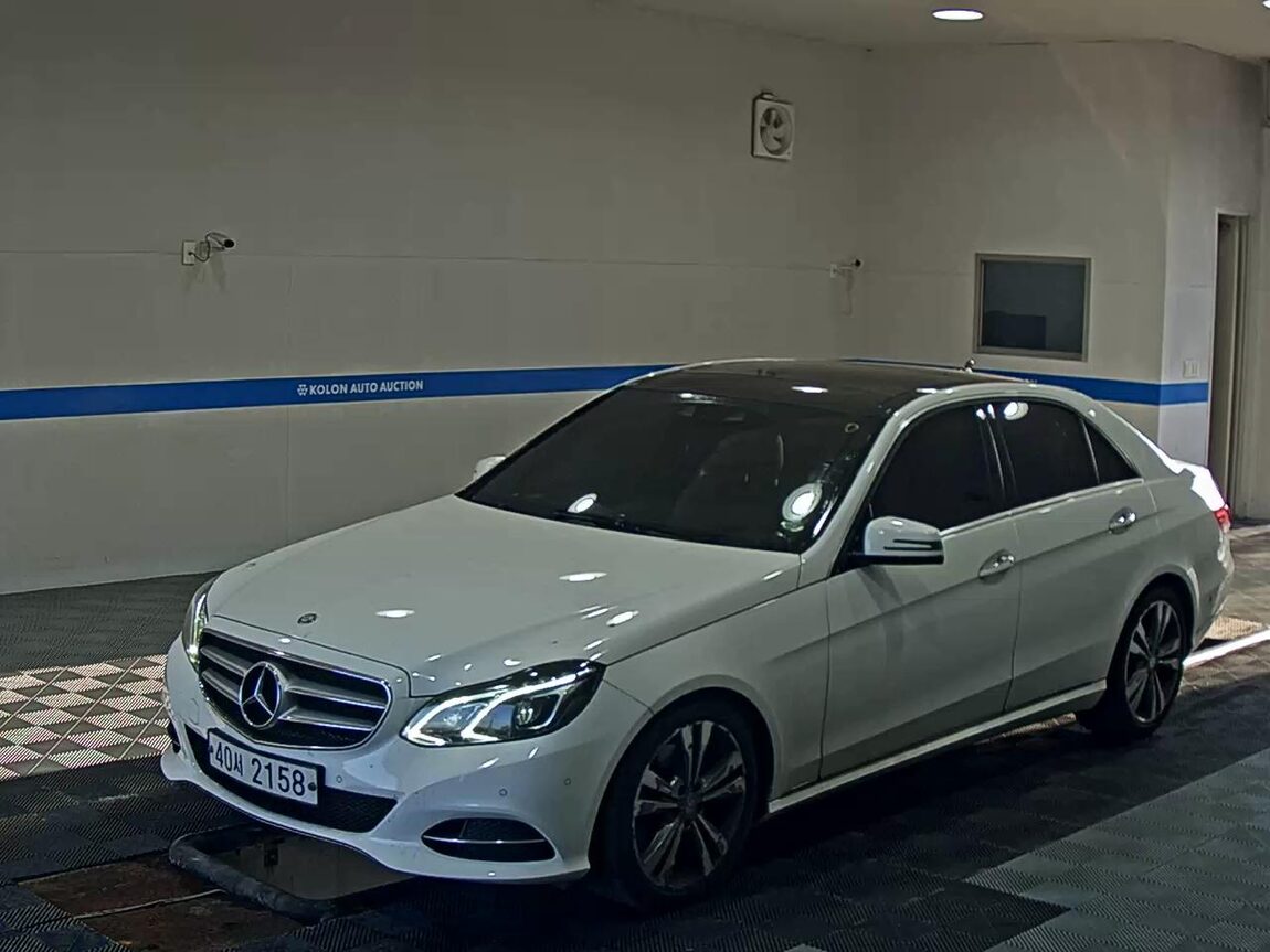 MERCEDES-BENZ E-CLASS (4TH GEN) E300 AVANTGARDE 2014 - zdjęcie 2