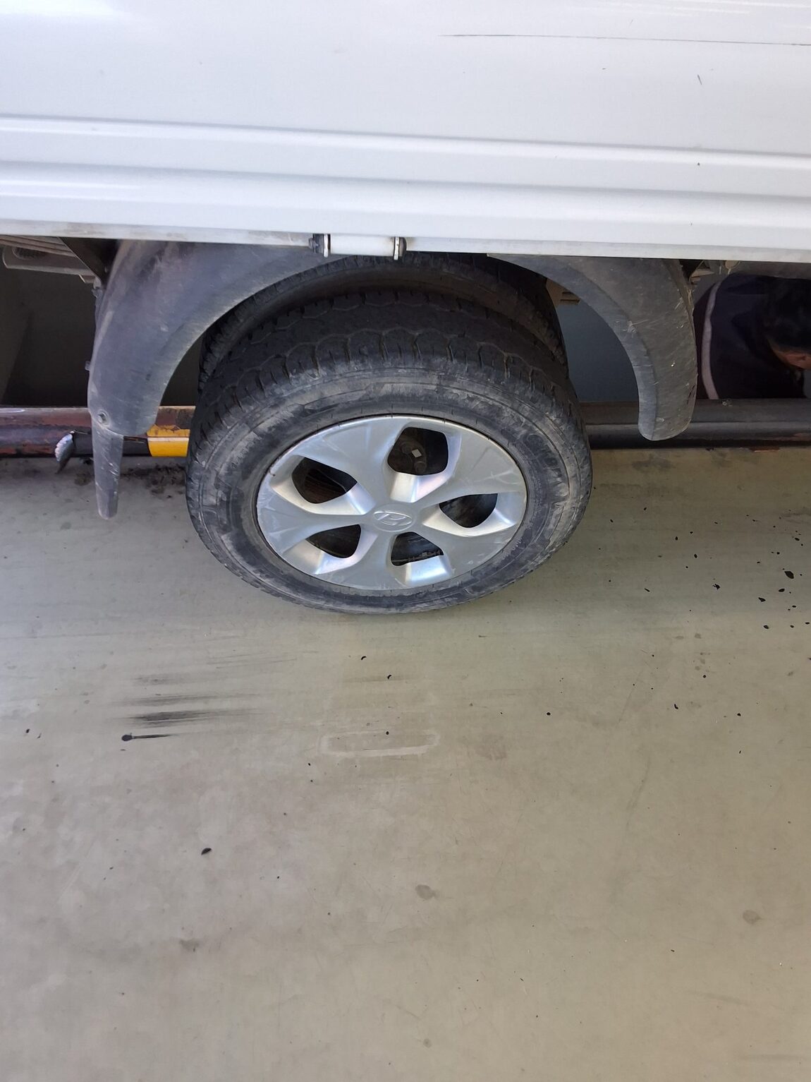 HYUNDAI PORTER II VGT SUPER CAB EXTRA LONG WHEELBASE MODERN 2022 - zdjęcie 23