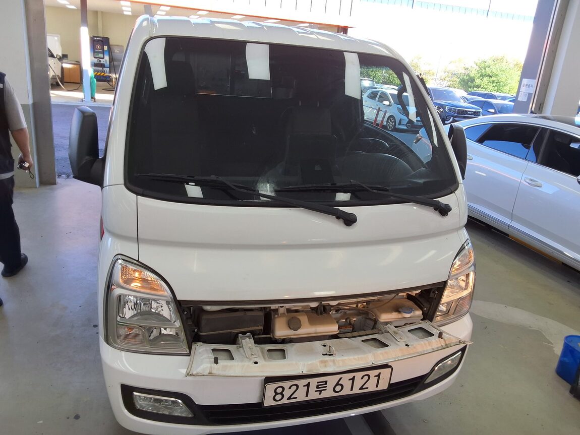HYUNDAI PORTER II VGT SUPER CAB EXTRA LONG WHEELBASE MODERN 2022 - zdjęcie 18
