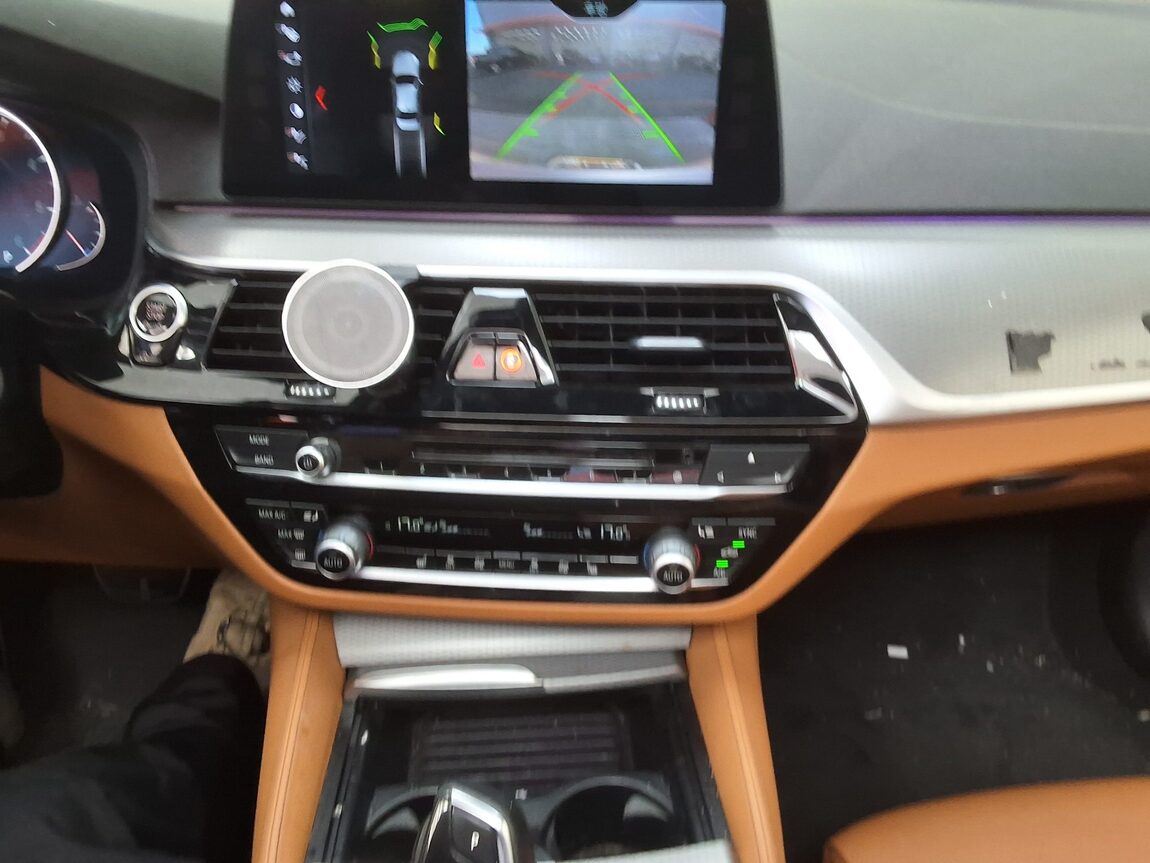 BMW 5 SERIES (7TH GEN) 520d M SPORT PACK 2017 - zdjęcie 24