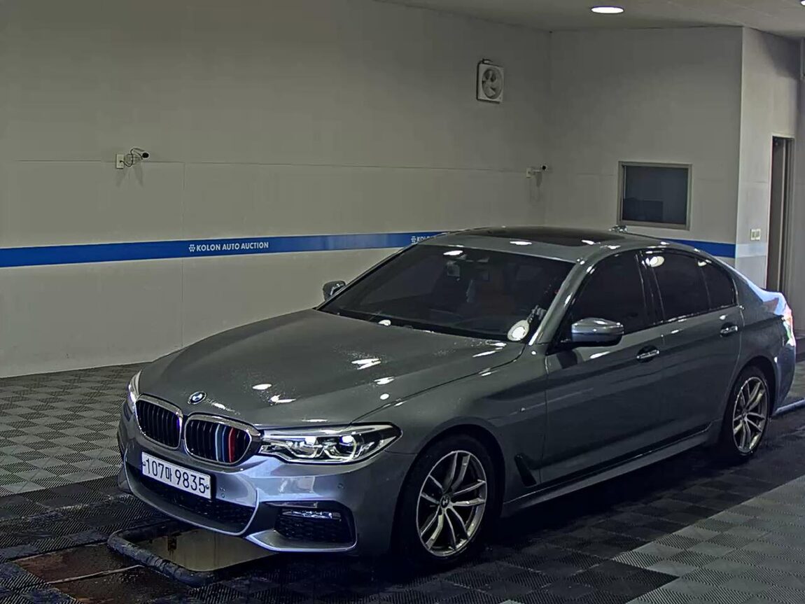 BMW 5 SERIES (7TH GEN) 520d M SPORT PACK 2017 - zdjęcie 2