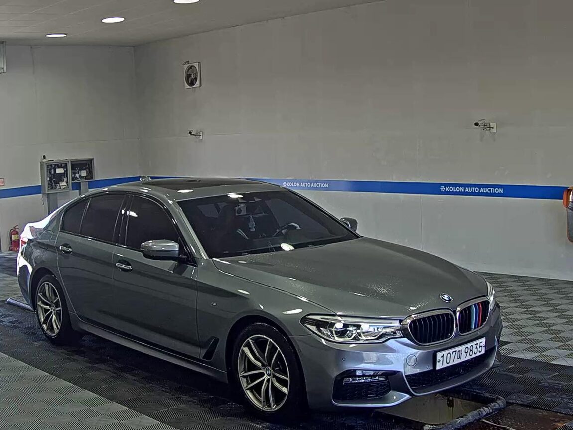 BMW 5 SERIES (7TH GEN) 520d M SPORT PACK 2017 - zdjęcie 3