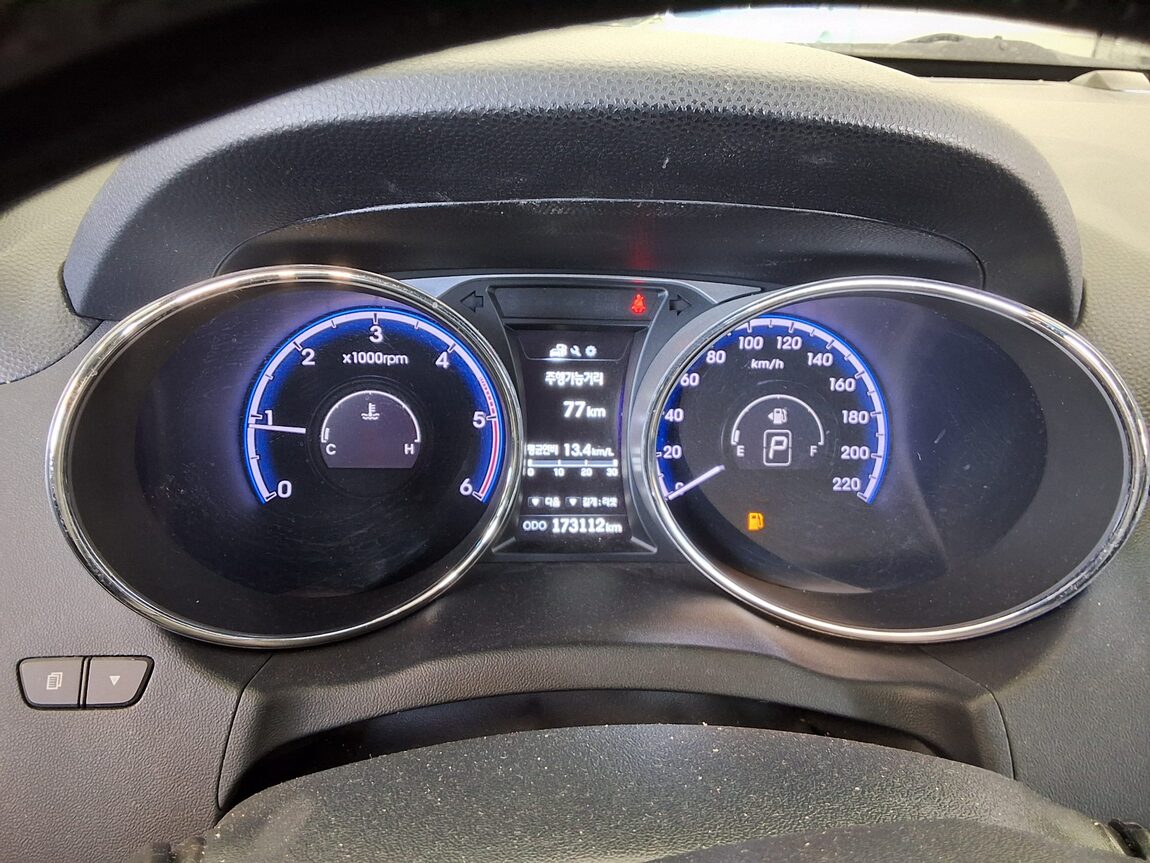 HYUNDAI NEW TUCSON ix DIESEL R2.0 2WD MODERN 2014 - zdjęcie 9