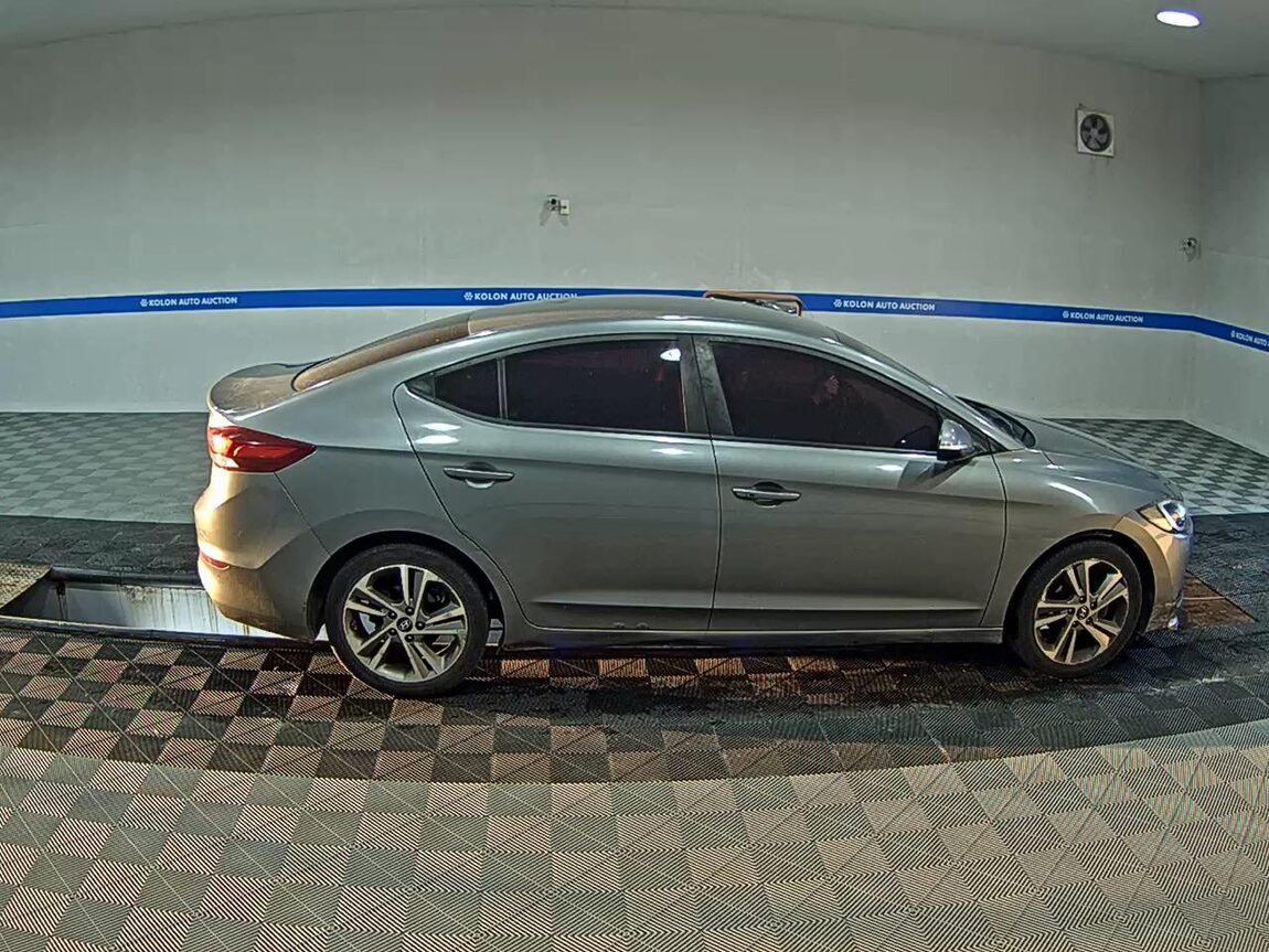 HYUNDAI AVANTE AD 1.6 GDi VALUE PLUS 2018 - zdjęcie 4