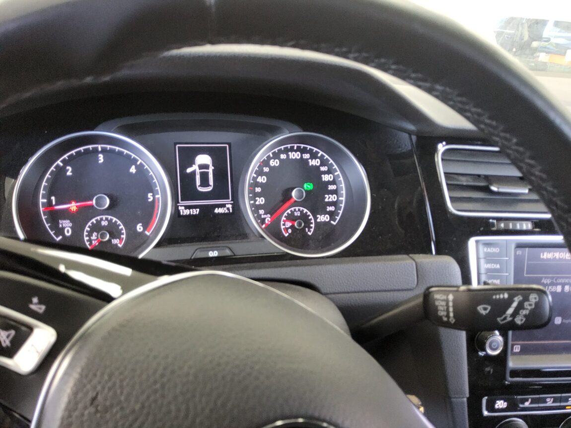 VOLKSWAGEN GOLF (7TH GEN) 2.0 TDI 2015 - zdjęcie 9