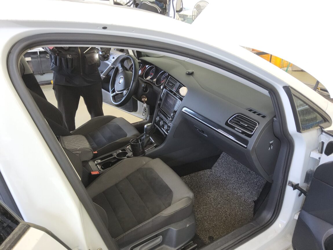 VOLKSWAGEN GOLF (7TH GEN) 2.0 TDI 2015 - zdjęcie 14