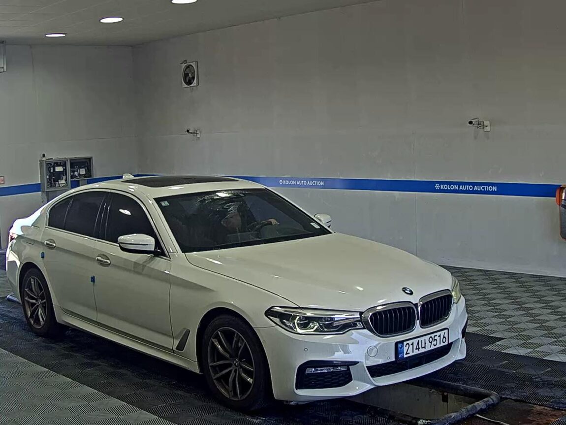 BMW 5 SERIES (7TH GEN) 520d xDRIVE M SPORT PACK 2018 - zdjęcie 3