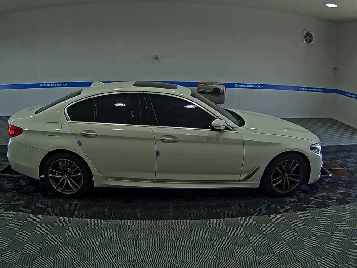 BMW 5 SERIES (7TH GEN) 520d xDRIVE M SPORT PACK 2018 - zdjęcie 4