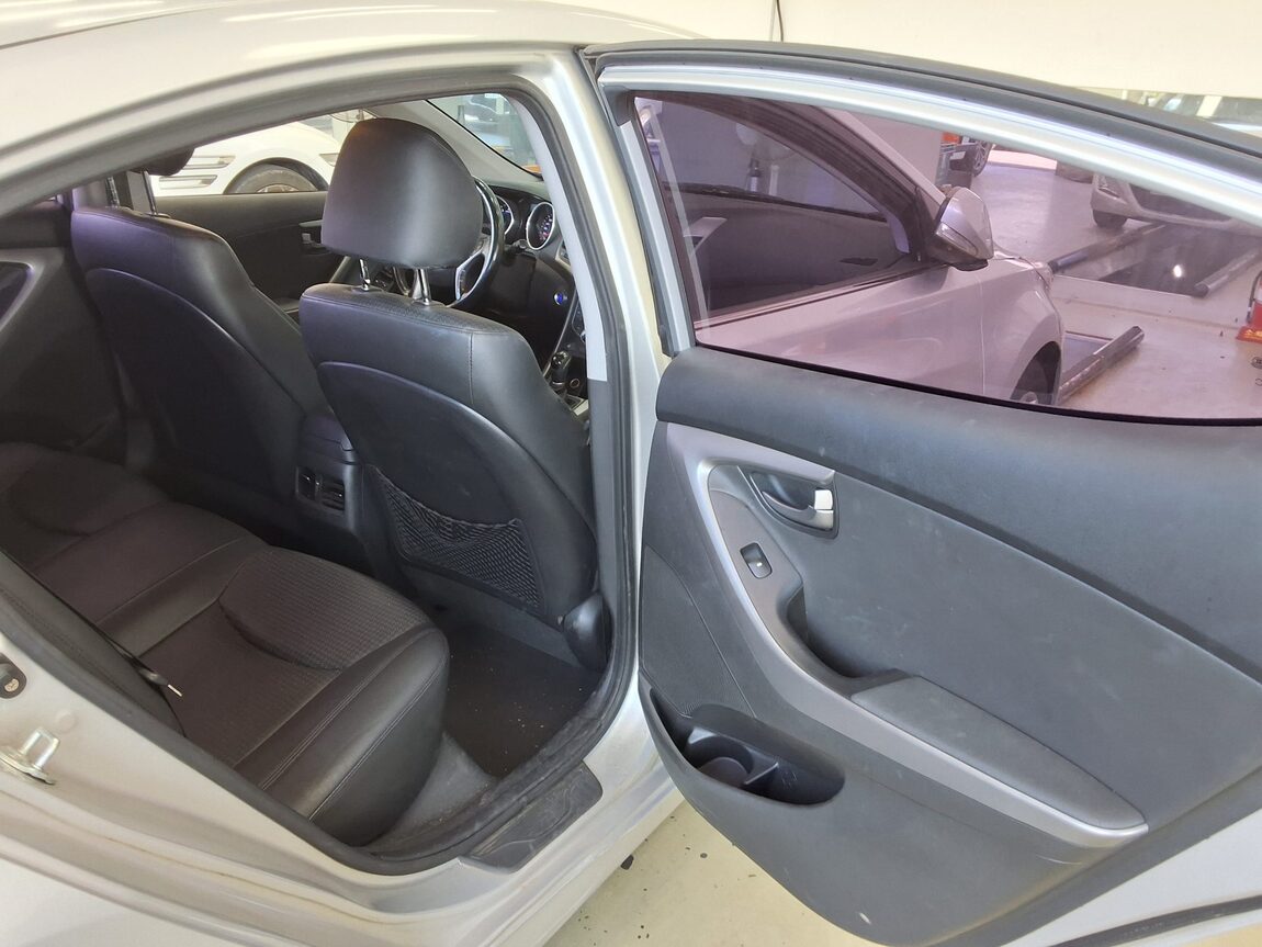 HYUNDAI THE NEW AVANTE MD 1.6 GDi MODERN 2014 - zdjęcie 13