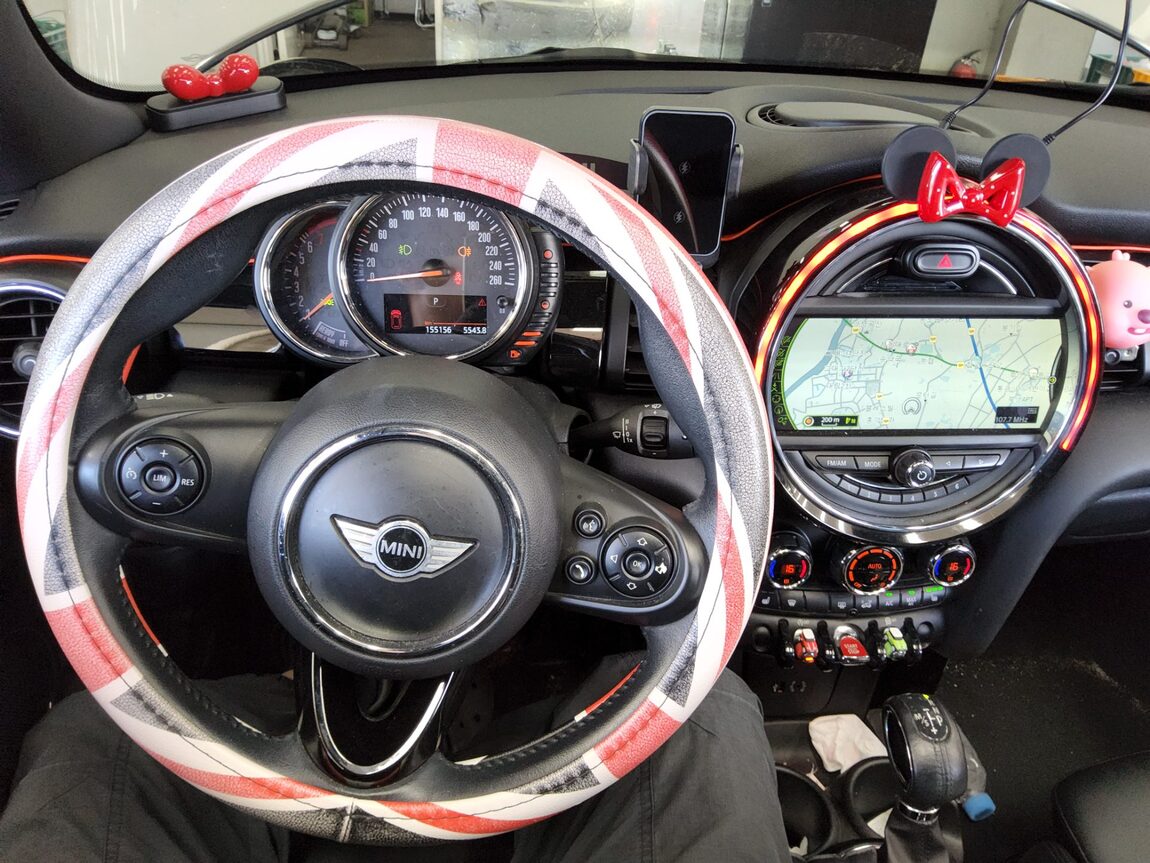 MINI COOPER (3RD GEN) 1.5 HIGH 2014 - zdjęcie 15