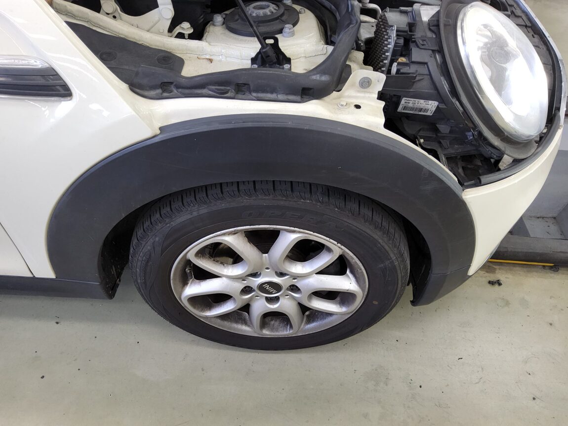 MINI COOPER (3RD GEN) 1.5 HIGH 2014 - zdjęcie 23