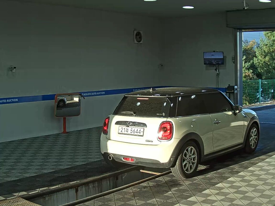 MINI COOPER (3RD GEN) 1.5 HIGH 2014 - zdjęcie 5