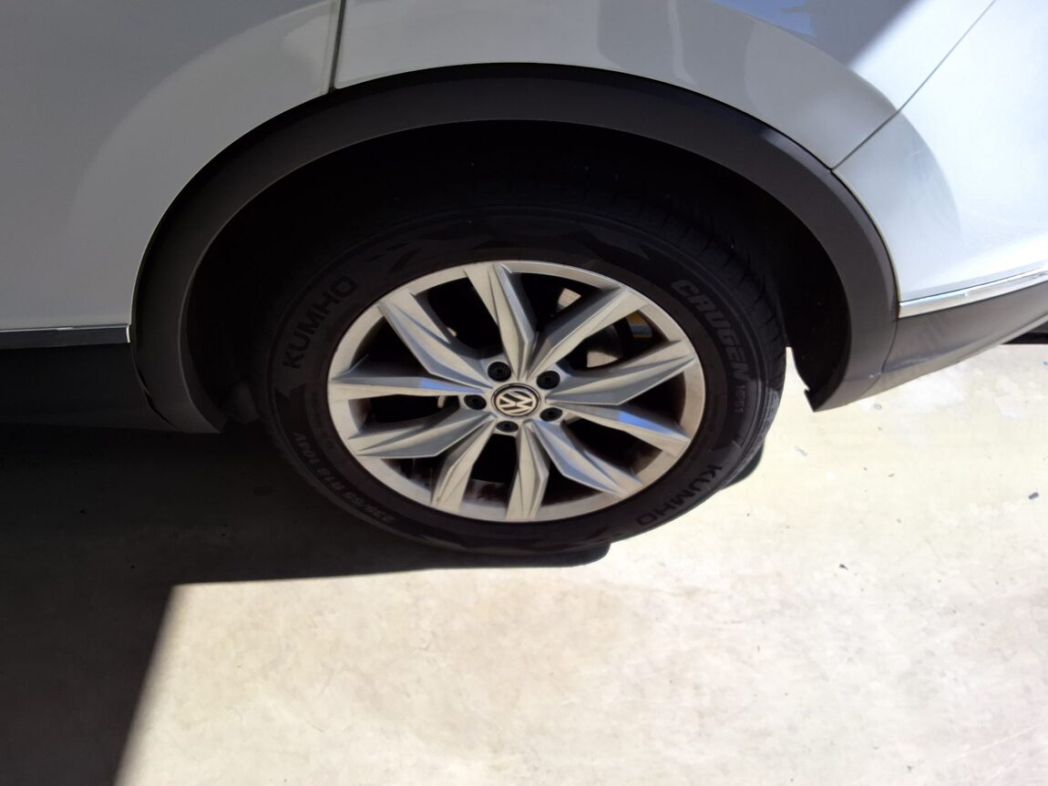 VOLKSWAGEN TIGUAN (2ND GEN) 2.0 TDI PREMIUM 2018 - zdjęcie 20