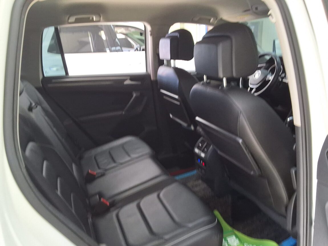 VOLKSWAGEN TIGUAN (2ND GEN) 2.0 TDI PREMIUM 2018 - zdjęcie 14