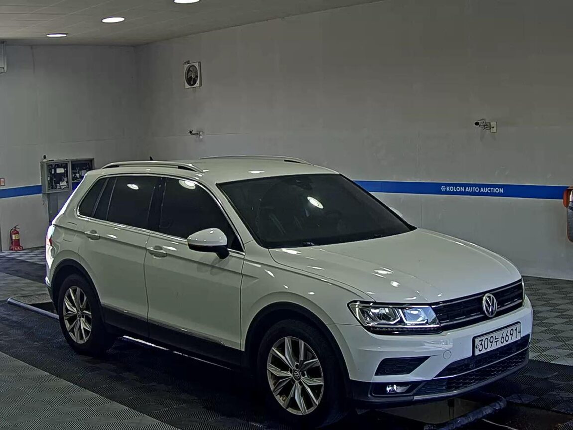 VOLKSWAGEN TIGUAN (2ND GEN) 2.0 TDI PREMIUM 2018 - zdjęcie 3