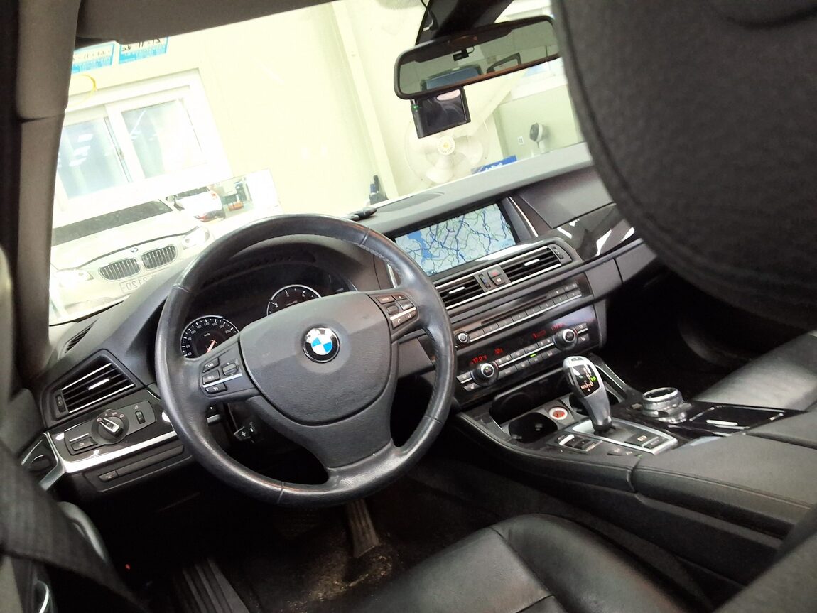 BMW 5 SERIES (6TH GEN) 520d xDRIVE 2014 - zdjęcie 12