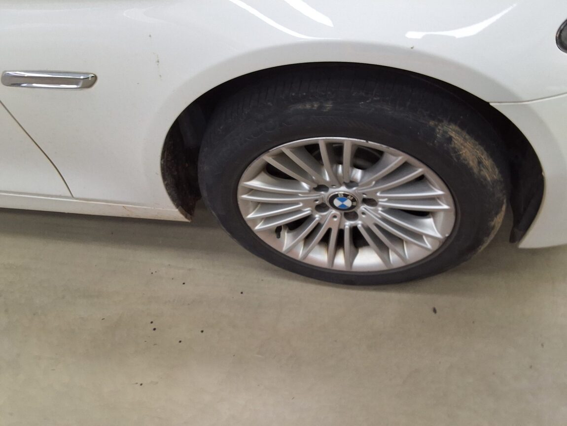 BMW 5 SERIES (6TH GEN) 520d xDRIVE 2014 - zdjęcie 21