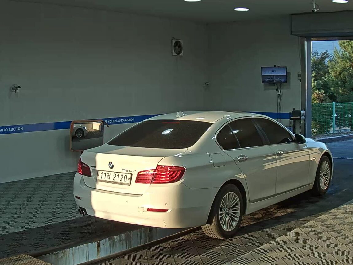 BMW 5 SERIES (6TH GEN) 520d xDRIVE 2014 - zdjęcie 5