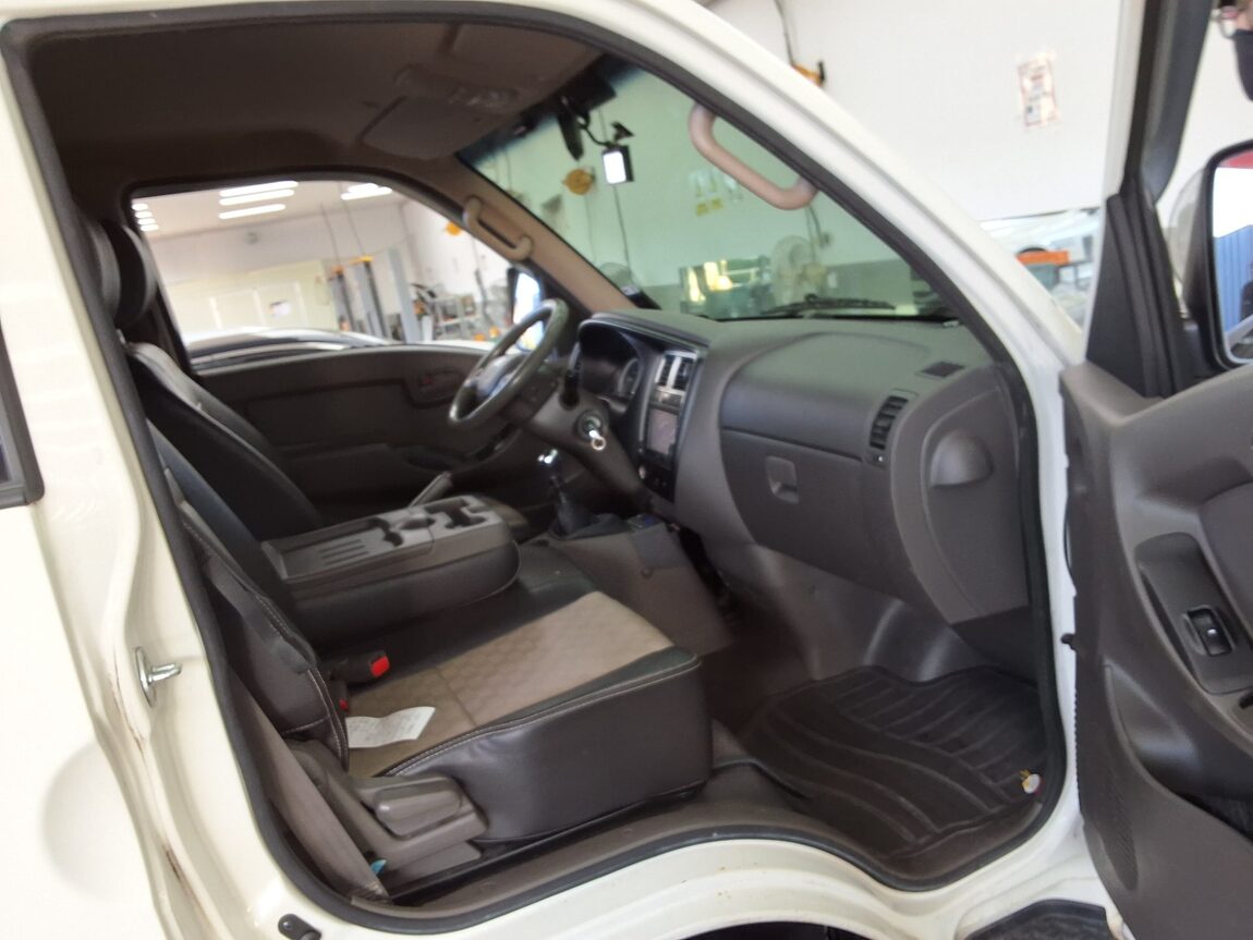 HYUNDAI PORTER II HIGH-ROOF FREEZER BOX TRUCK SUPER CAB TWIN COMPRESSOR 2018 - zdjęcie 11