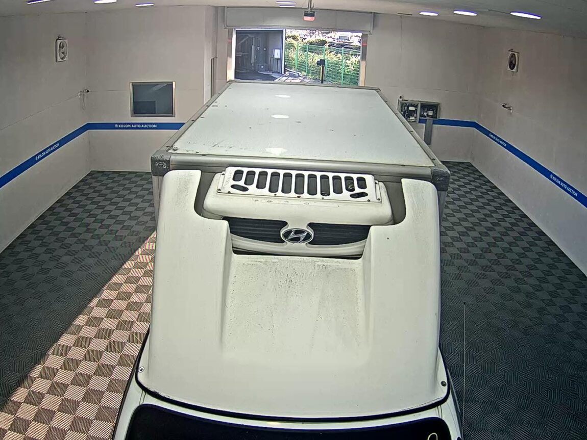 HYUNDAI PORTER II HIGH-ROOF FREEZER BOX TRUCK SUPER CAB TWIN COMPRESSOR 2018 - zdjęcie 7