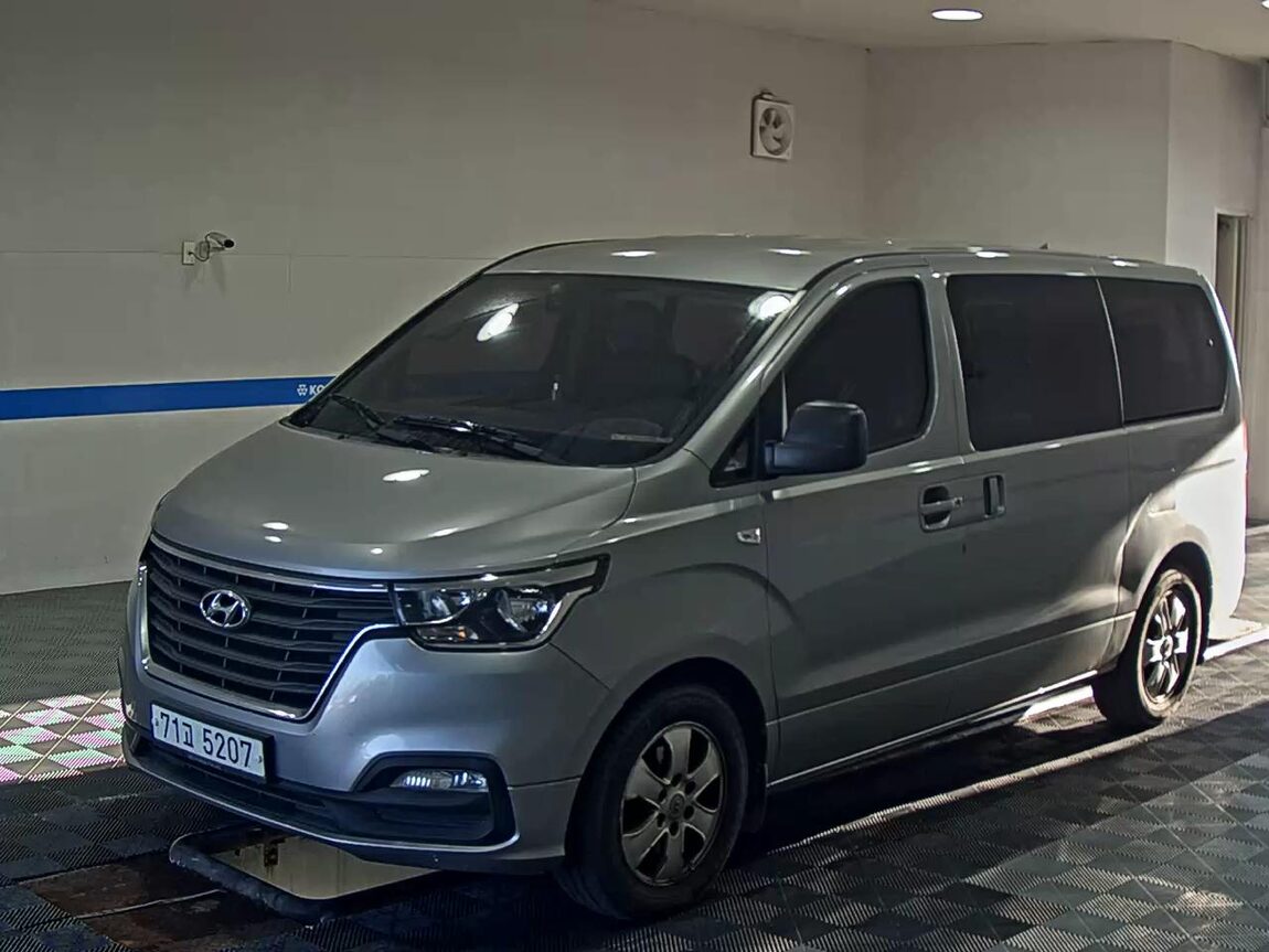 HYUNDAI THE NEW GRAND STAREX 11-SEATER DIESEL SMART 2019 - zdjęcie 2