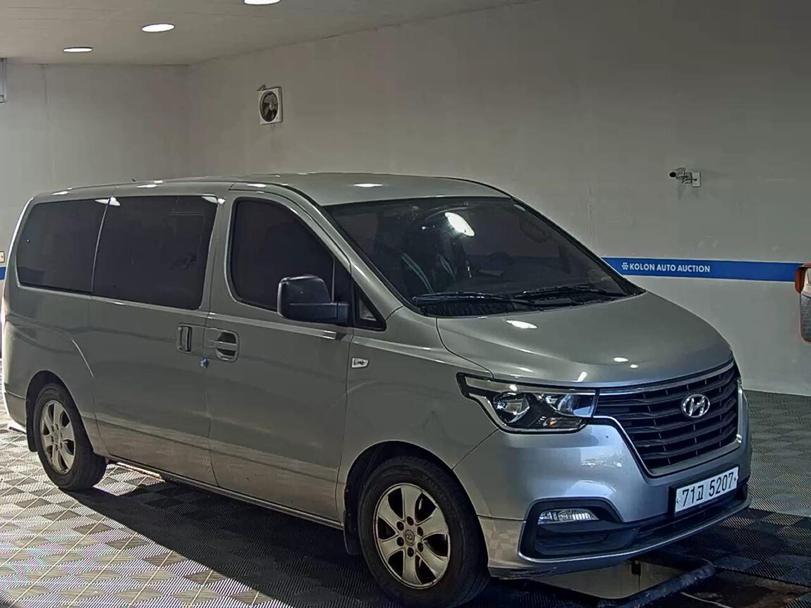 HYUNDAI THE NEW GRAND STAREX 11-SEATER DIESEL SMART 2019 - zdjęcie 3
