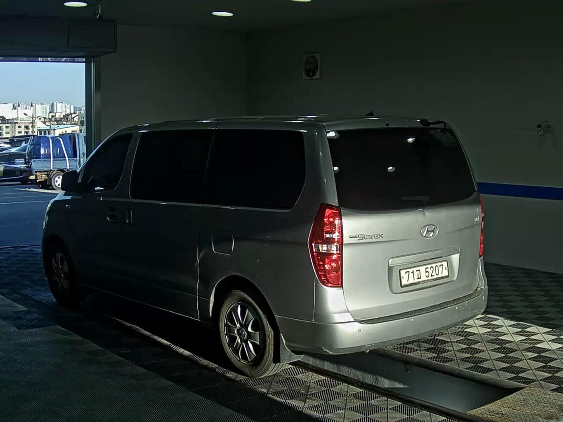 HYUNDAI THE NEW GRAND STAREX 11-SEATER DIESEL SMART 2019 - zdjęcie 6