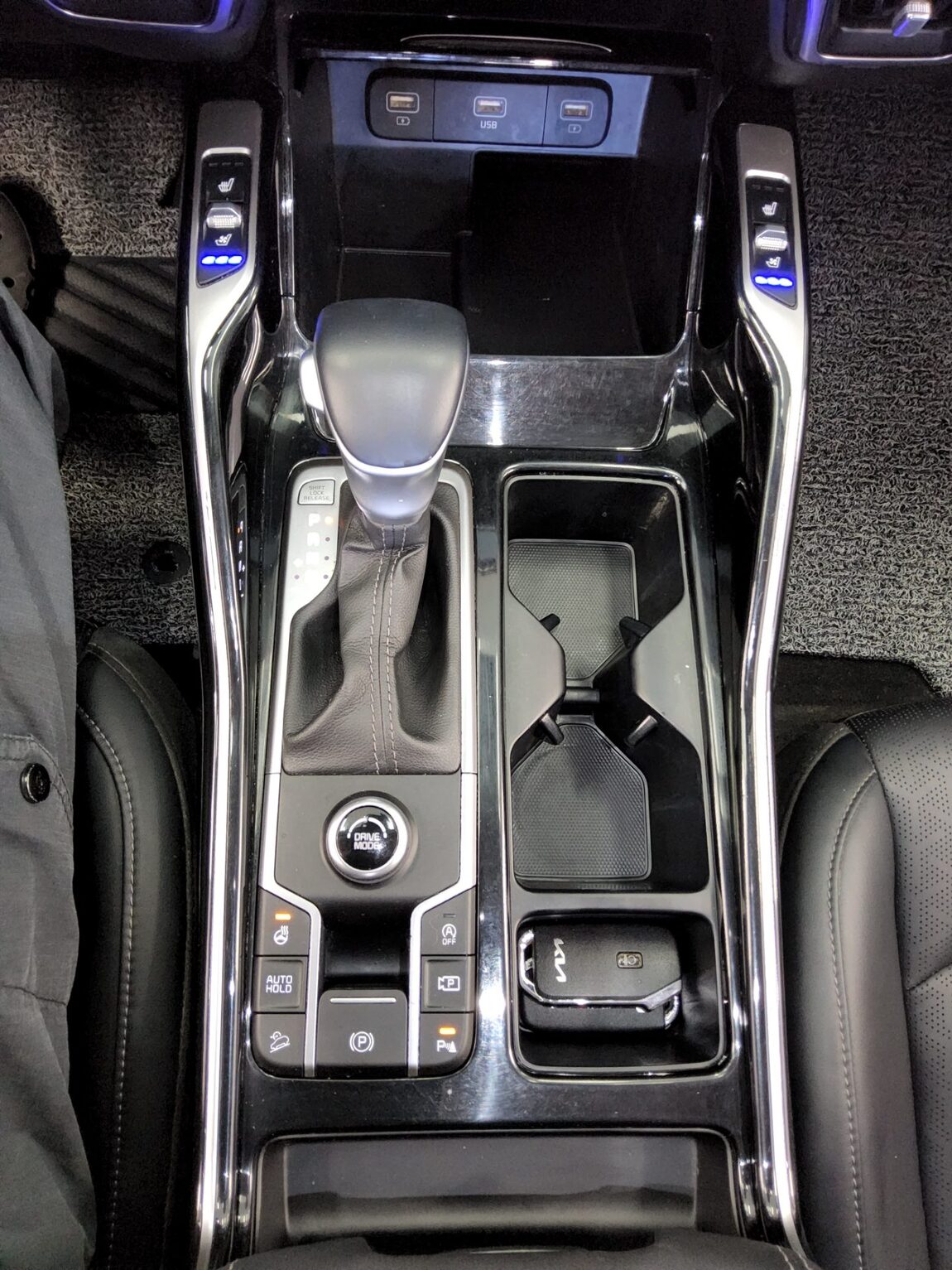 KIA NEW SORENTO (MQ4) 2.2 DIESEL 2WD PRESTIGE 2022 - zdjęcie 19