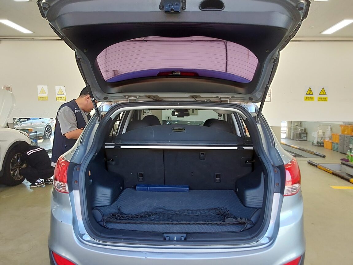 HYUNDAI TUCSON ix DIESEL R20 4WD LX20 PREMIER 2012 - zdjęcie 15