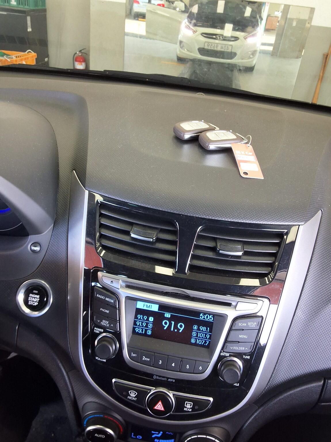 HYUNDAI NEW ACCENT WIT 1.6 GDI PREMIUM 2016 - zdjęcie 17