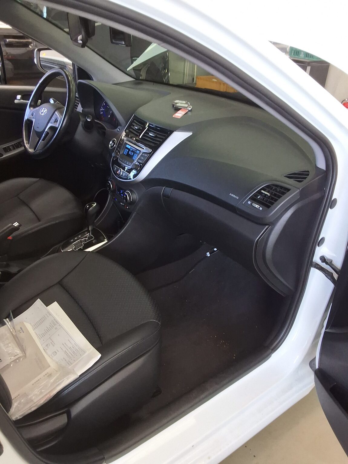 HYUNDAI NEW ACCENT WIT 1.6 GDI PREMIUM 2016 - zdjęcie 14