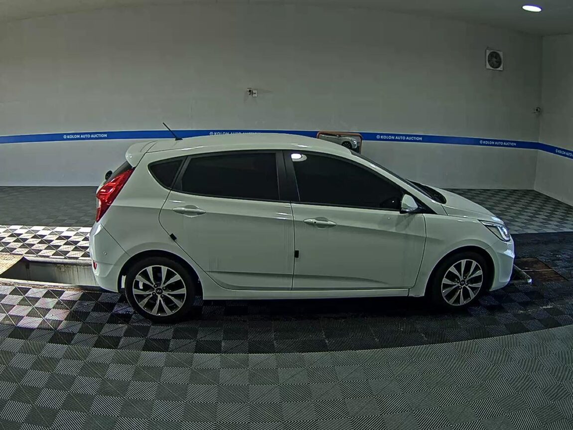 HYUNDAI NEW ACCENT WIT 1.6 GDI PREMIUM 2016 - zdjęcie 4