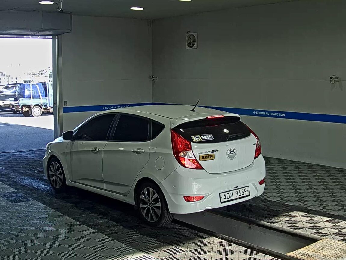 HYUNDAI NEW ACCENT WIT 1.6 GDI PREMIUM 2016 - zdjęcie 6