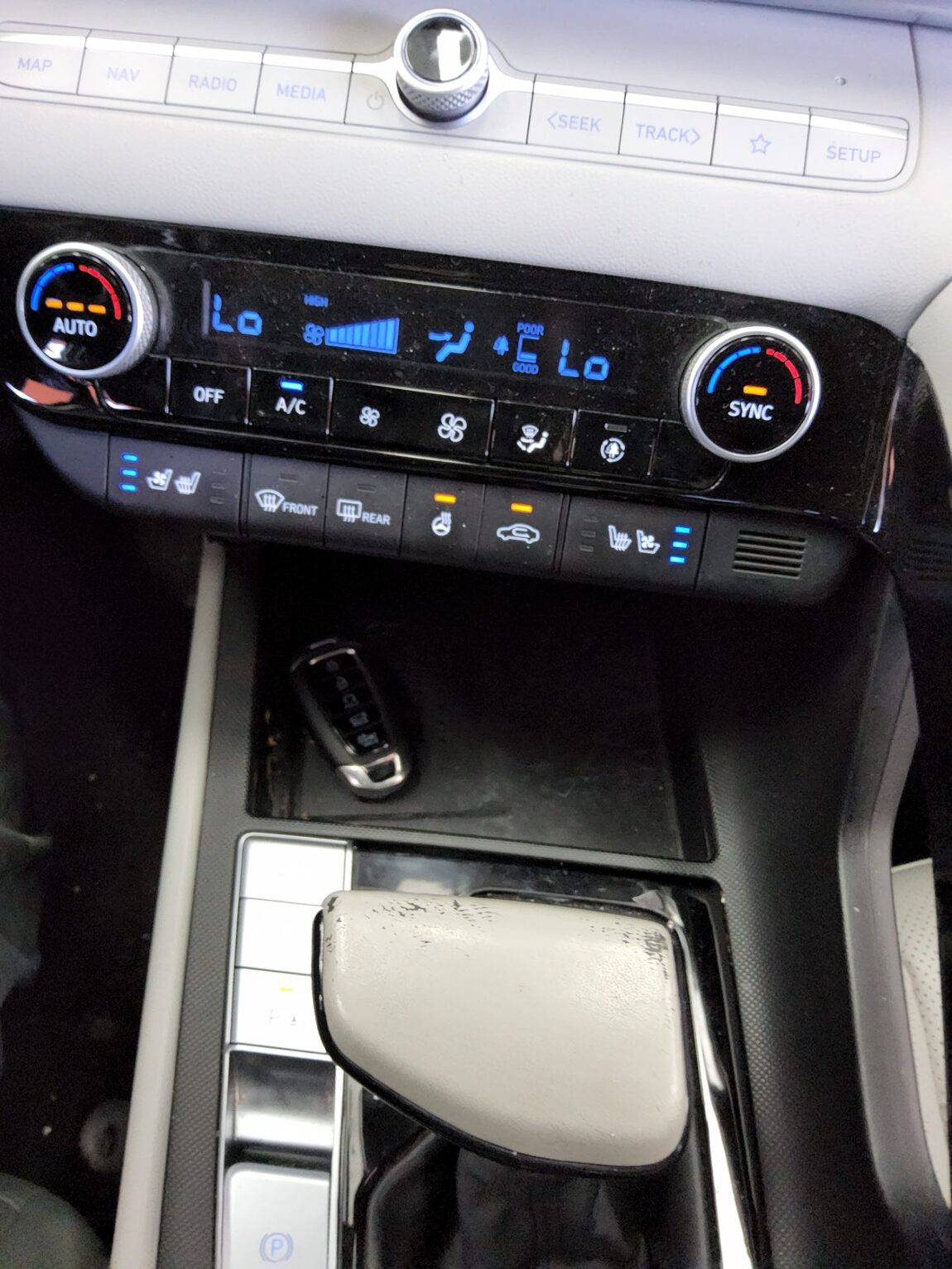 HYUNDAI AVANTE (CN7) 1.6 GASOLINE INSPIRATION 2022 - zdjęcie 19
