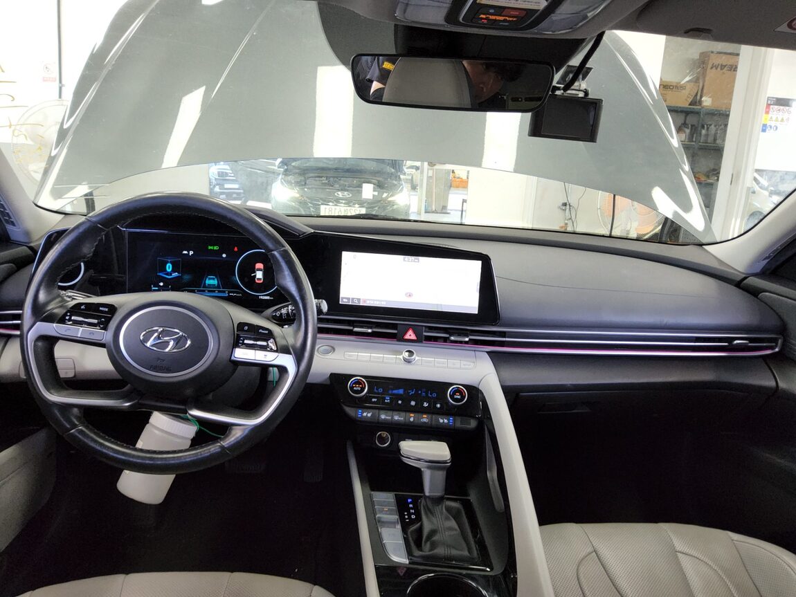HYUNDAI AVANTE (CN7) 1.6 GASOLINE INSPIRATION 2022 - zdjęcie 11