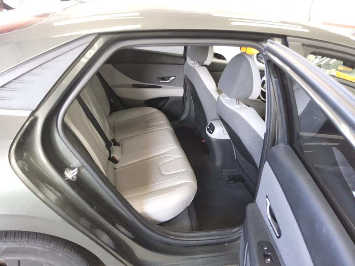HYUNDAI AVANTE (CN7) 1.6 GASOLINE INSPIRATION 2022 - zdjęcie 13