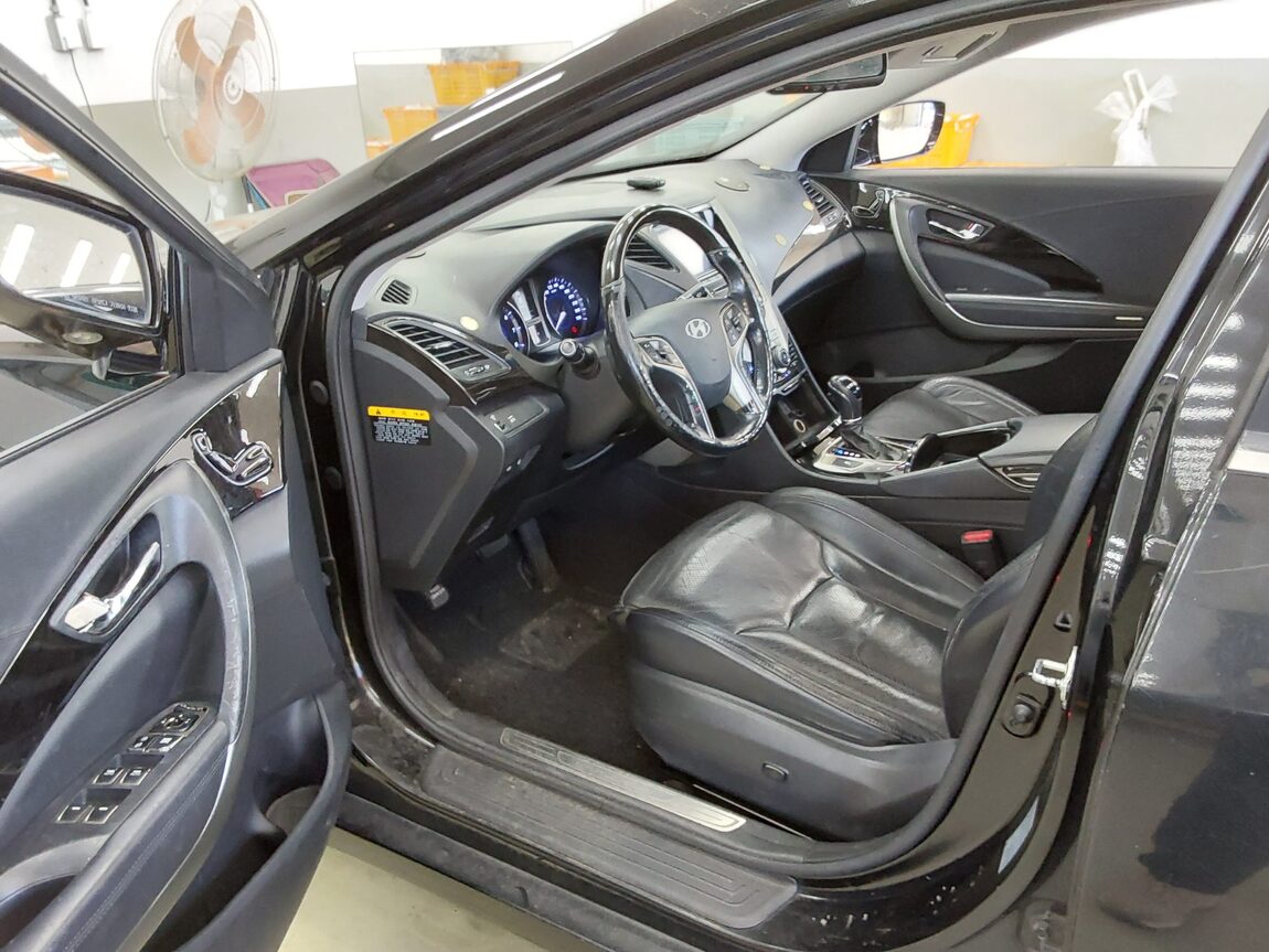 HYUNDAI GRANDEUR HG HG 300 PRIME 2011 - zdjęcie 10