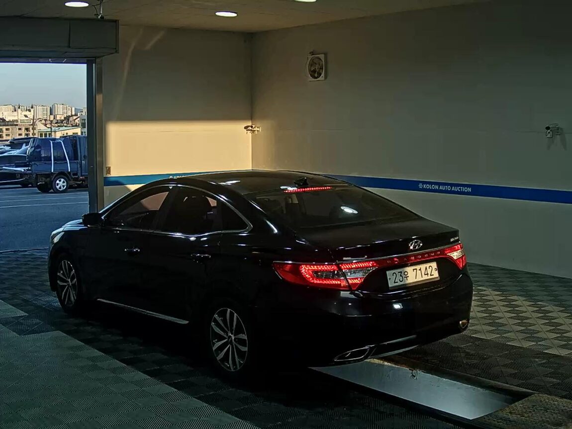 HYUNDAI GRANDEUR HG HG 300 PRIME 2011 - zdjęcie 6