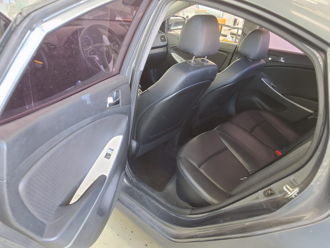 HYUNDAI NEW ACCENT 1.4 VVT PREMIER 2012 - zdjęcie 12